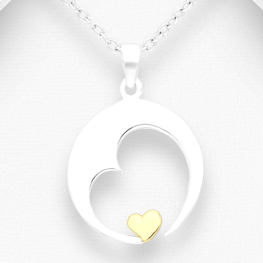 Dee – Sterling Silver Circular Heart Pendant Necklace