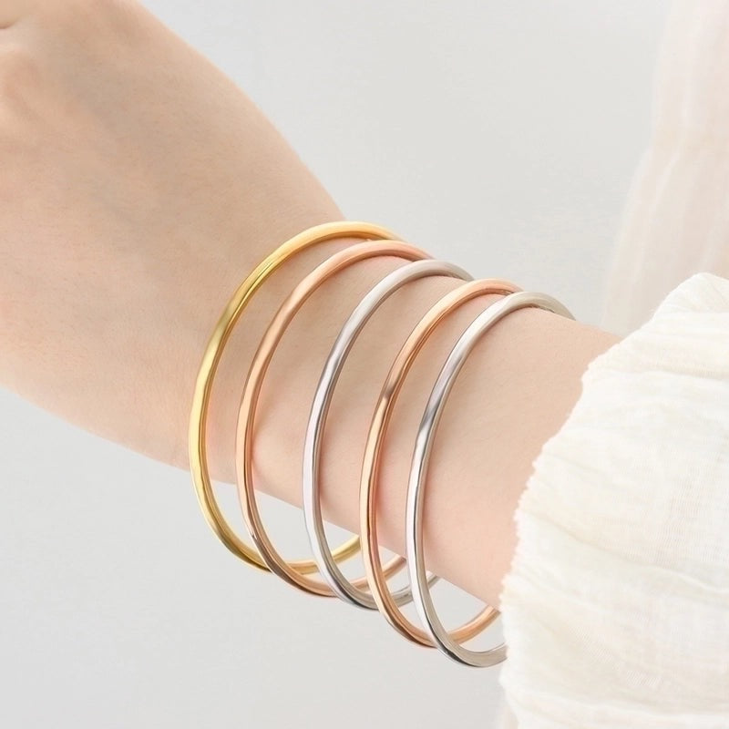 Bertha – Waterproof Gold/Silver Solid Bangle