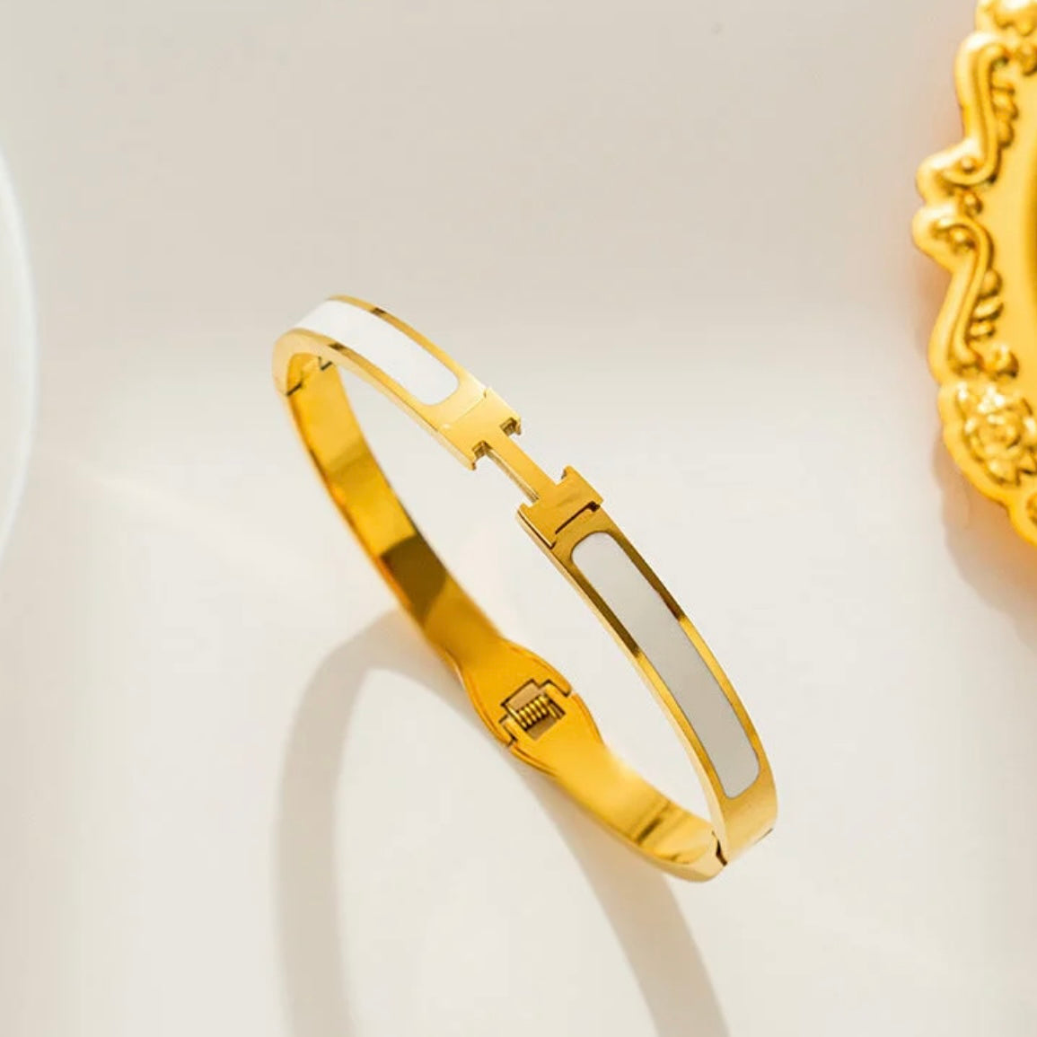 Hann – Waterproof Gold/Silver Solid Bangle | Bibie™