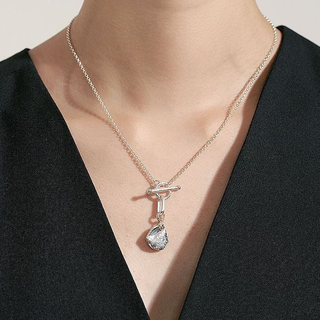 Adelaide – Irregular Circle &amp; Bar Pendant Necklace in Silver or Gold Vermeil | Bibie™