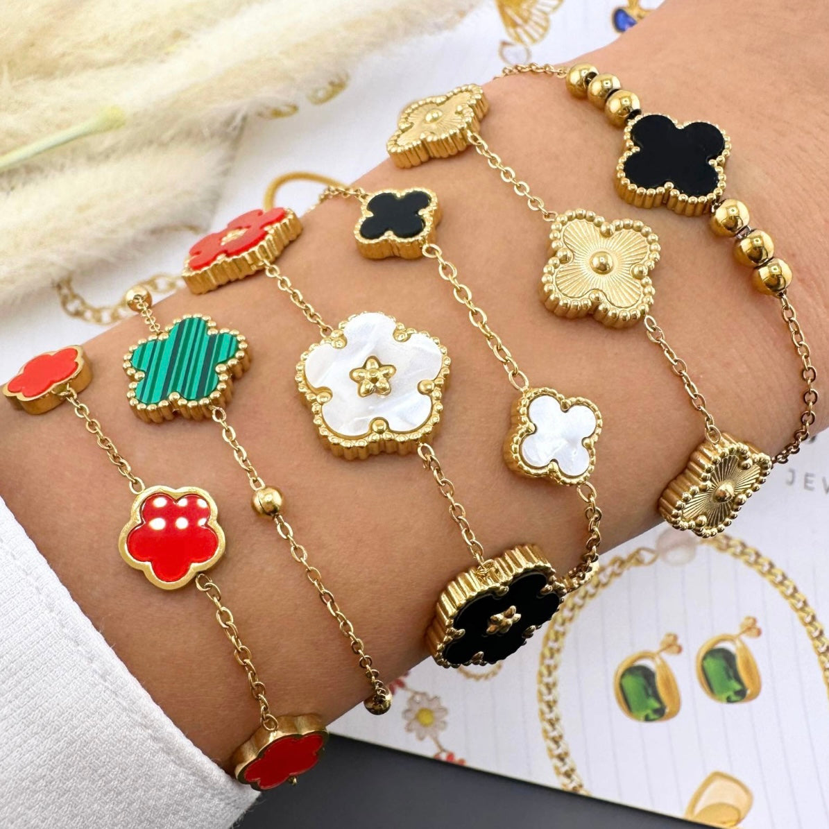 Gabs – Waterproof Clover Enamel Bracelet in Gold | Bibie™