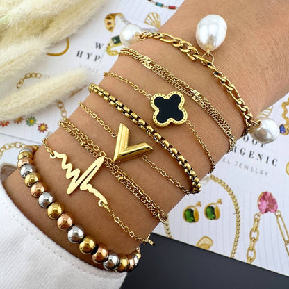 Gabs – Waterproof Clover Enamel Bracelet in Gold | Bibie™