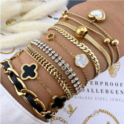 Gabs – Waterproof Clover Enamel Bracelet in Gold | Bibie™