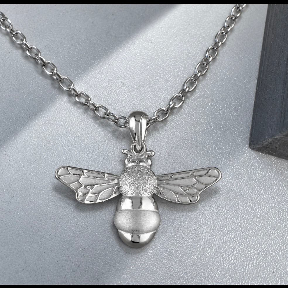 Bibi 3D Bee Pendant Necklace