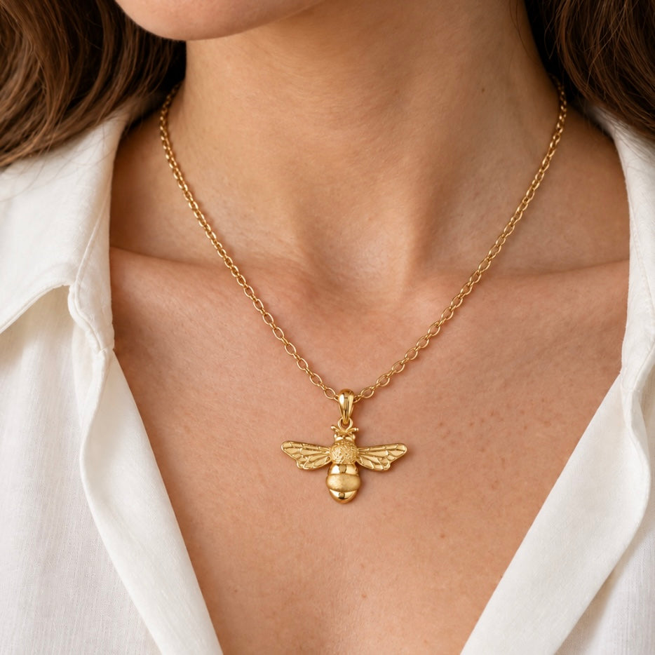 Bibi 3D Bee Pendant Necklace